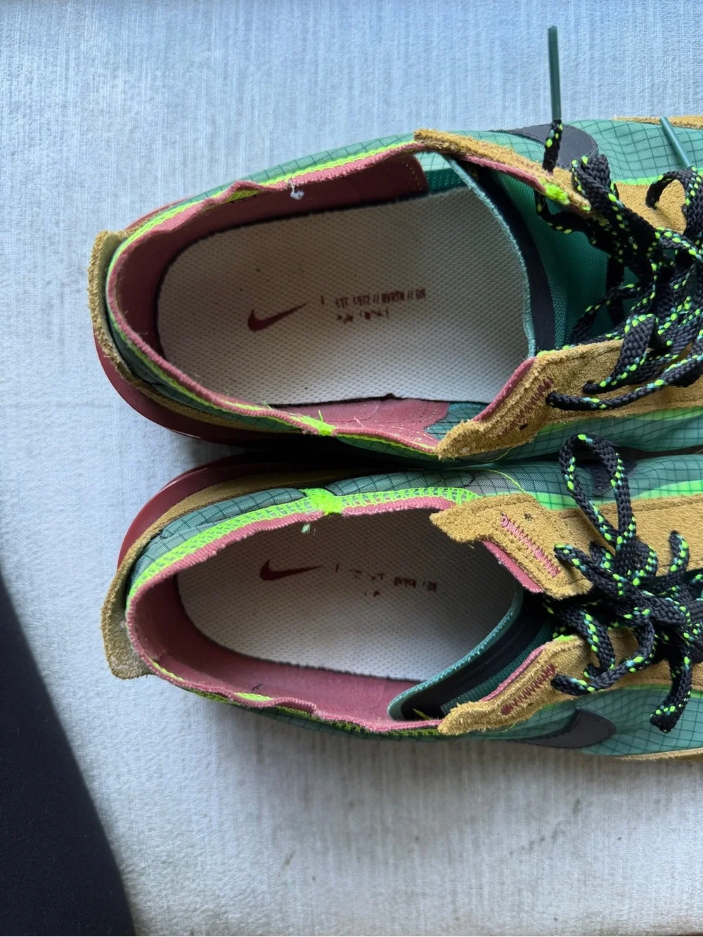 Men’s Nike Waffle One SE Golden Moss Camo Sole Sneakers - 13